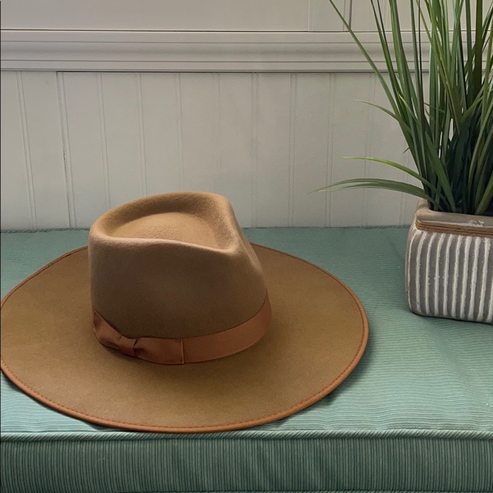 Lack of color teak rancher hat tan
